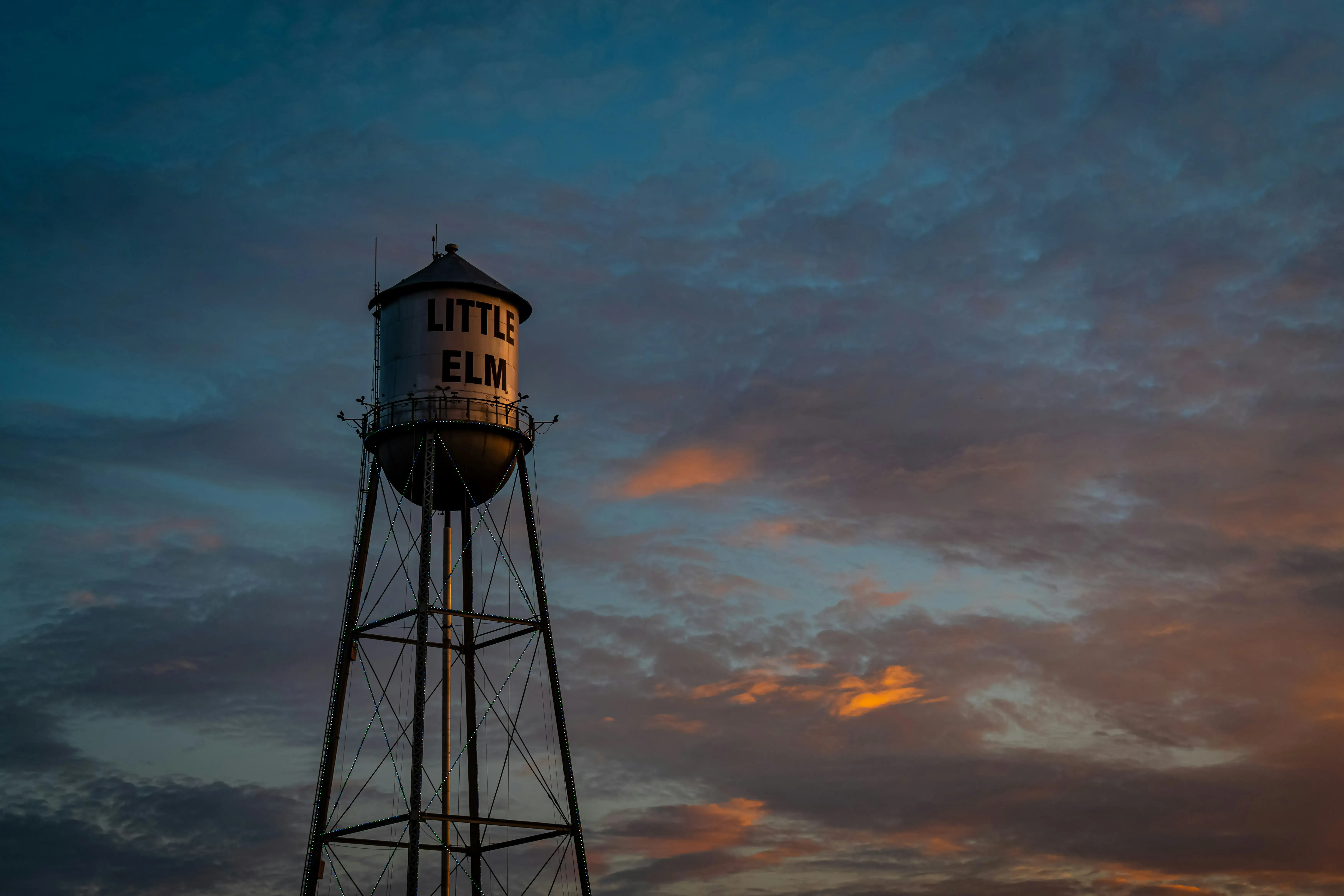 Little Elm's water tank